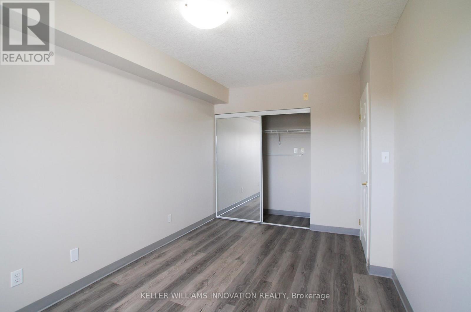 803 - 274 Erb Street W, Waterloo, Ontario  N2L 1W2 - Photo 6 - X12819372