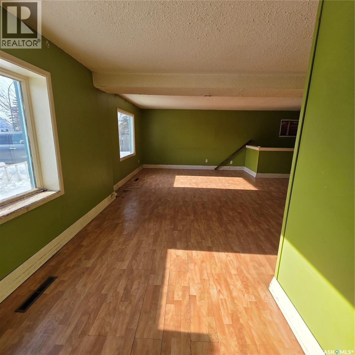 554 7th Street E, Prince Albert, Saskatchewan  S6V 0S5 - Photo 3 - SK029099