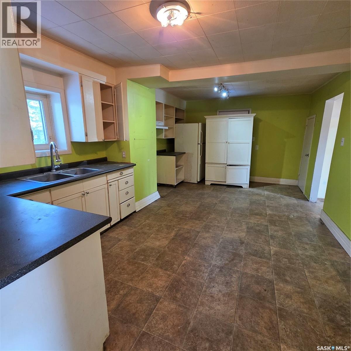 554 7th Street E, Prince Albert, Saskatchewan  S6V 0S5 - Photo 5 - SK029099