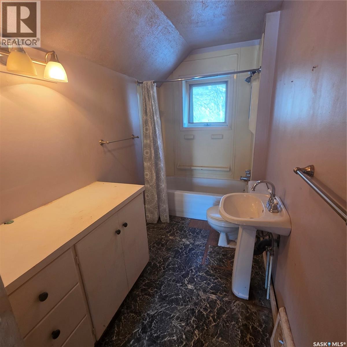 554 7th Street E, Prince Albert, Saskatchewan  S6V 0S5 - Photo 6 - SK029099