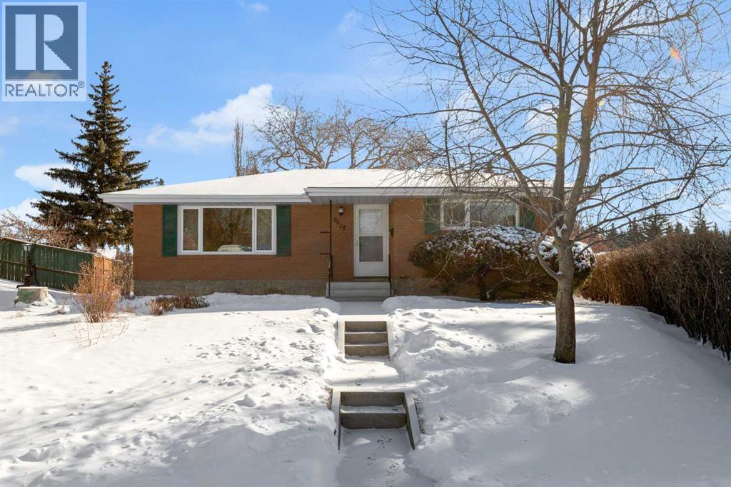 9628 Palisan Place SW, Calgary, Alberta