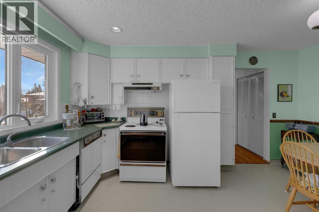 9628 Palisan Place Sw, Calgary, Alberta  T2V 3S9 - Photo 13 - A2287456