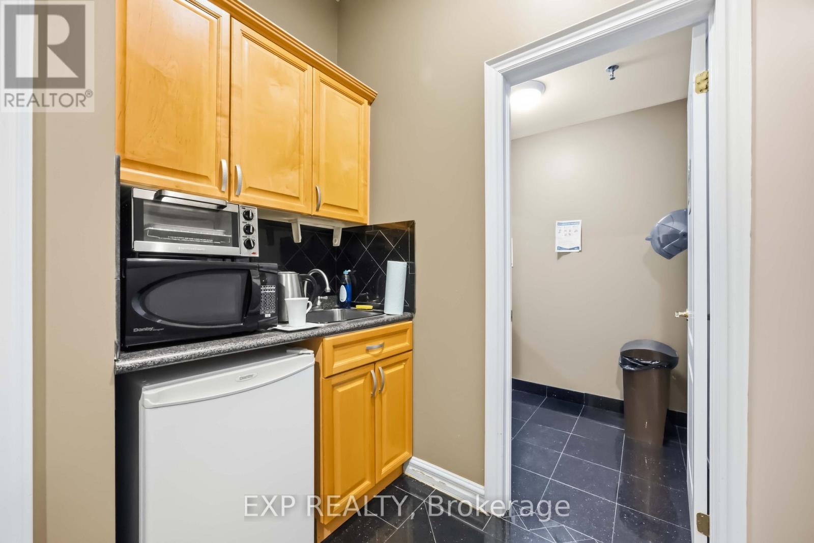 22 - 120 West Beaver Creek Road, Richmond Hill (Beaver Creek Business Park), Ontario  L4B 1L2 - Photo 21 - N12785740