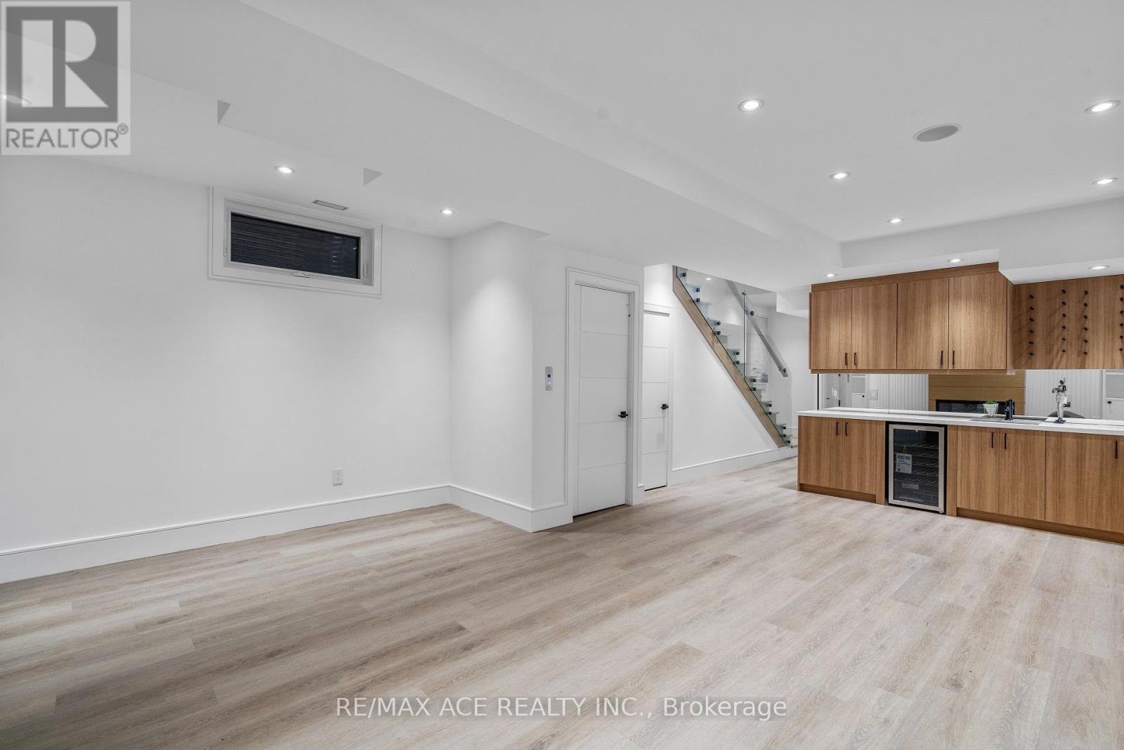 10a Benson Avenue W, Mississauga, Ontario  L5H 2P2 - Photo 31 - W12525260