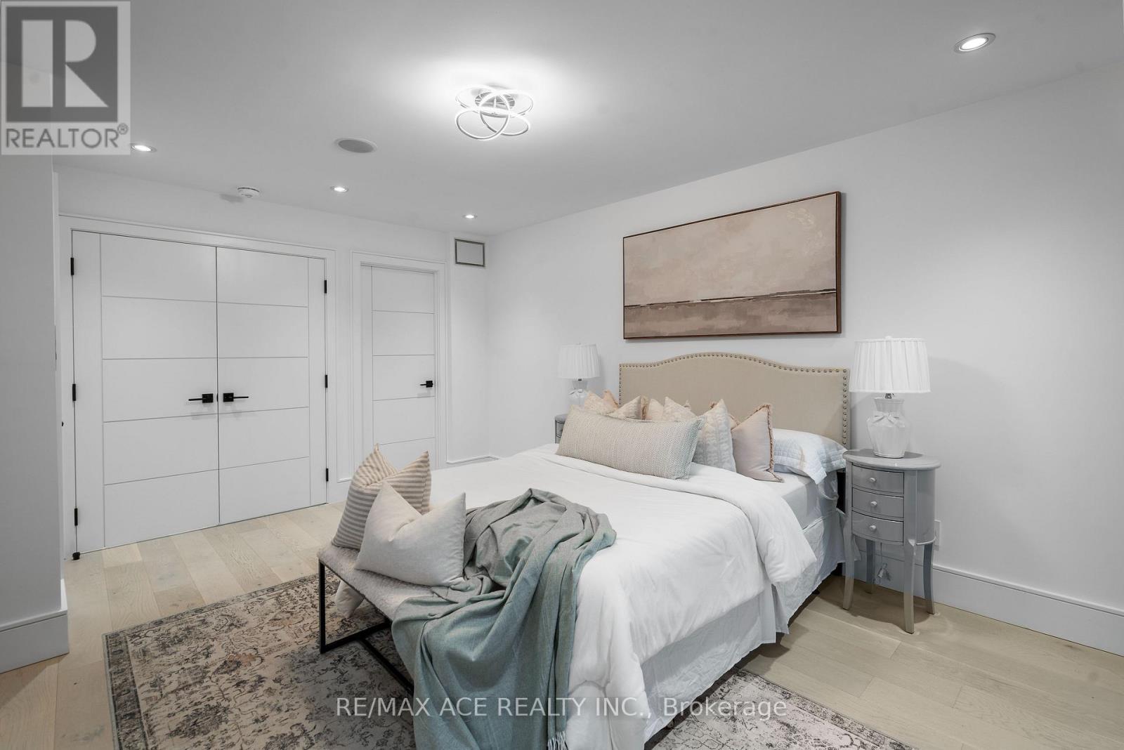 10a Benson Avenue W, Mississauga, Ontario  L5H 2P2 - Photo 26 - W12525260