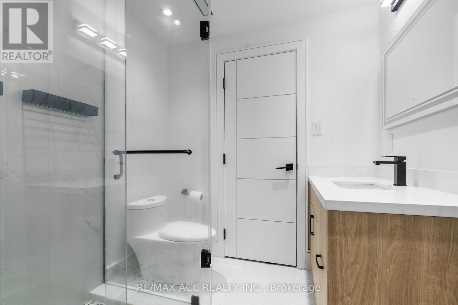 10a Benson Avenue, Mississauga, Ontario  L5H 2P2 - Photo 31 - W12782916