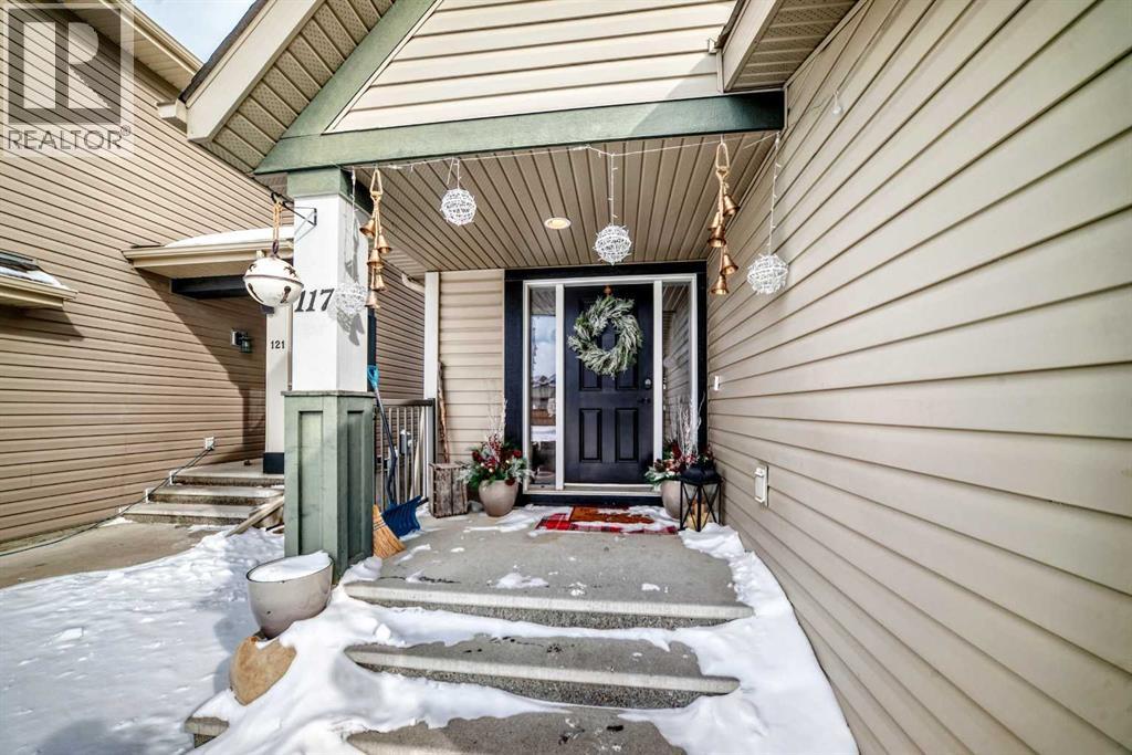 117 Sunset Common, Cochrane, Alberta  T4C 0M1 - Photo 2 - A2288267