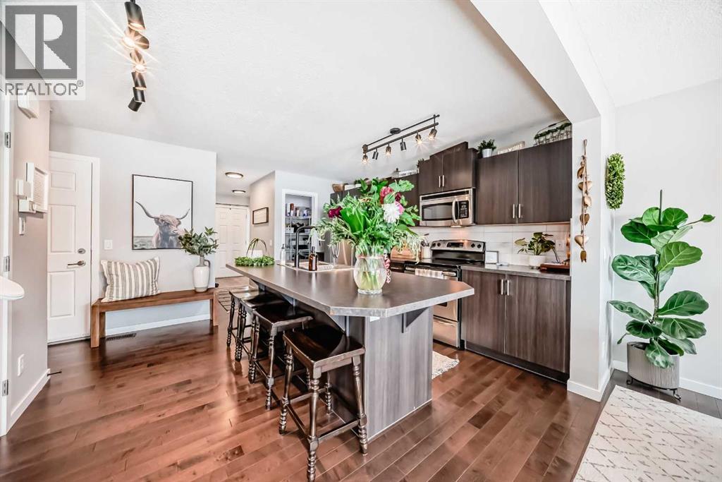 117 Sunset Common, Cochrane, Alberta  T4C 0M1 - Photo 4 - A2288267