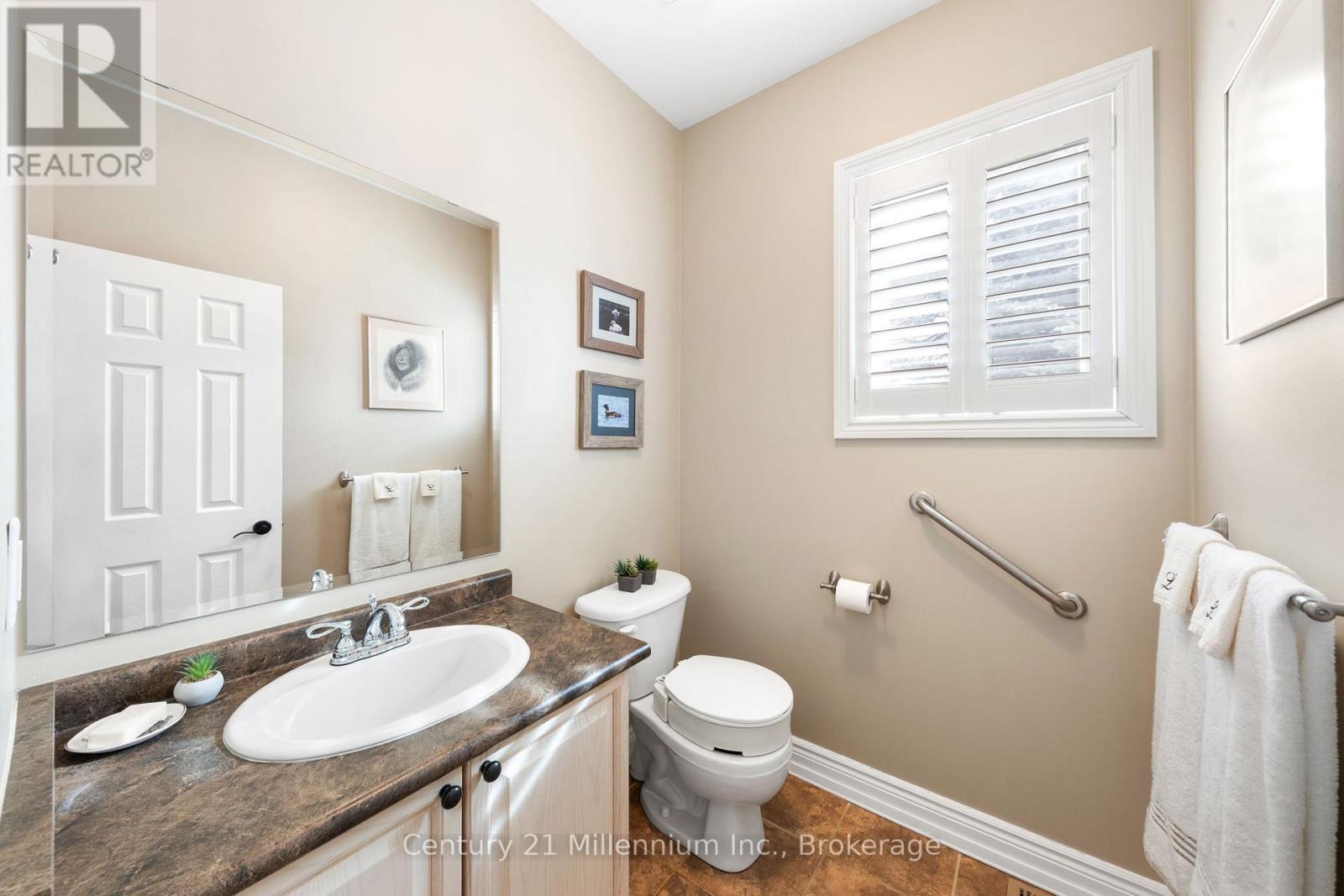 9 Hill Street, Collingwood, Ontario  L9Y 0A7 - Photo 5 - S12819504