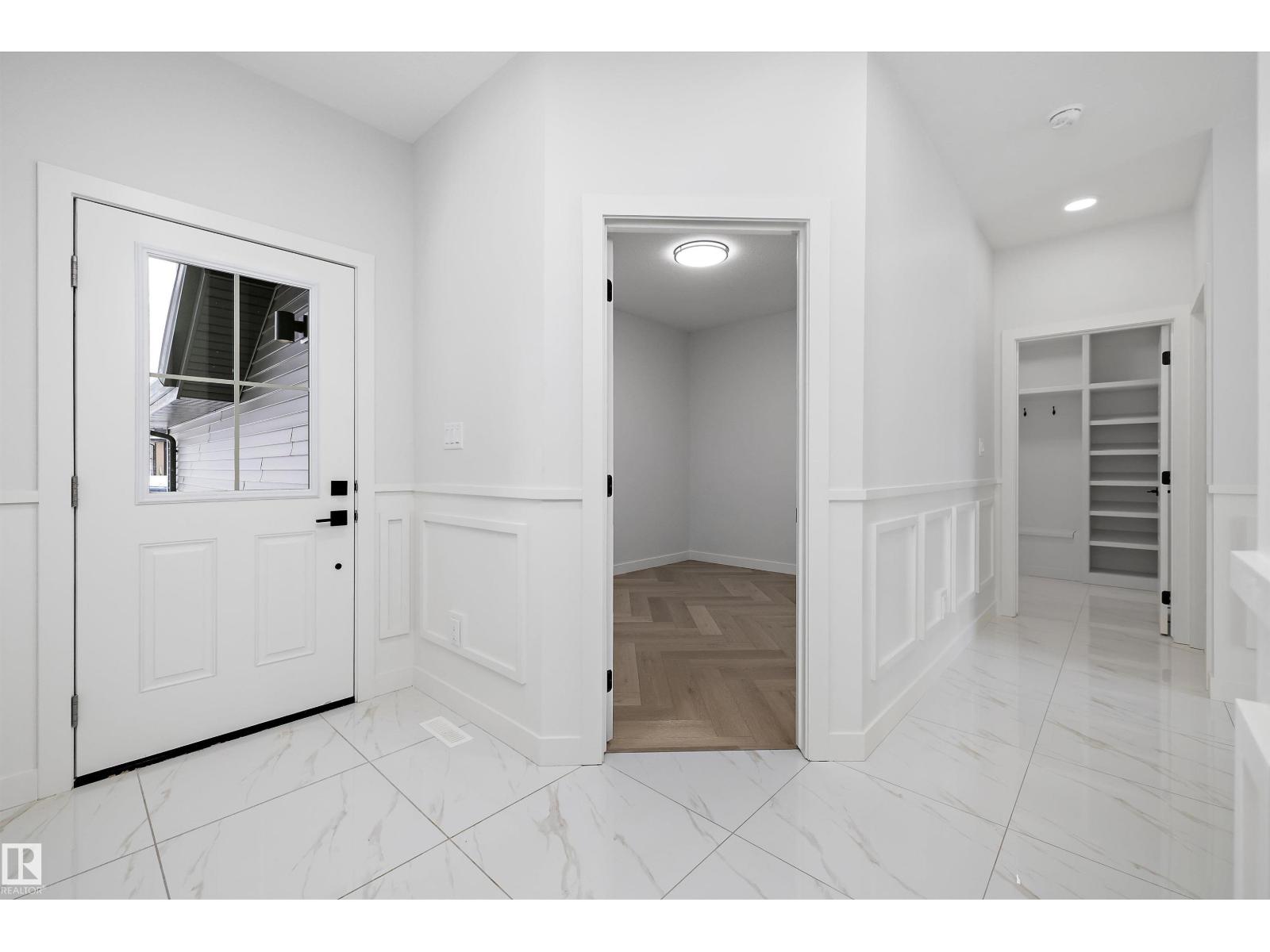 236 Kinglet Bv Nw Nw, Edmonton, Alberta  T5S 0W4 - Photo 2 - E4471552