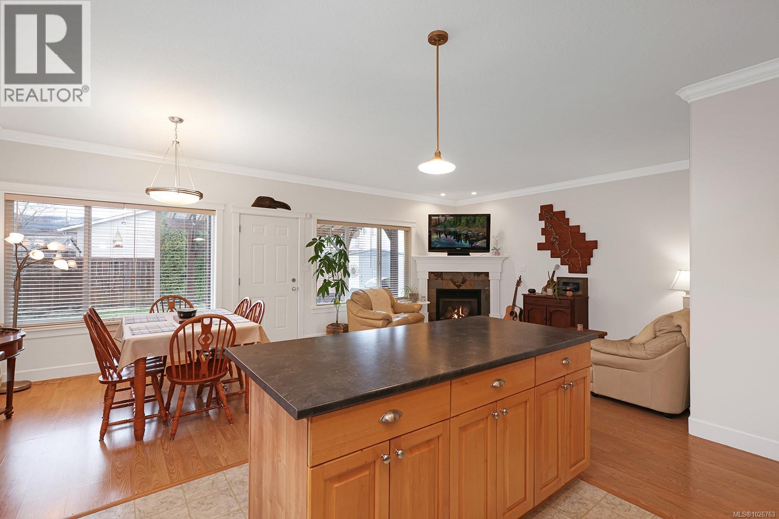 3311 Eighth St, Cumberland, British Columbia  V0R 1S0 - Photo 14 - 1026763