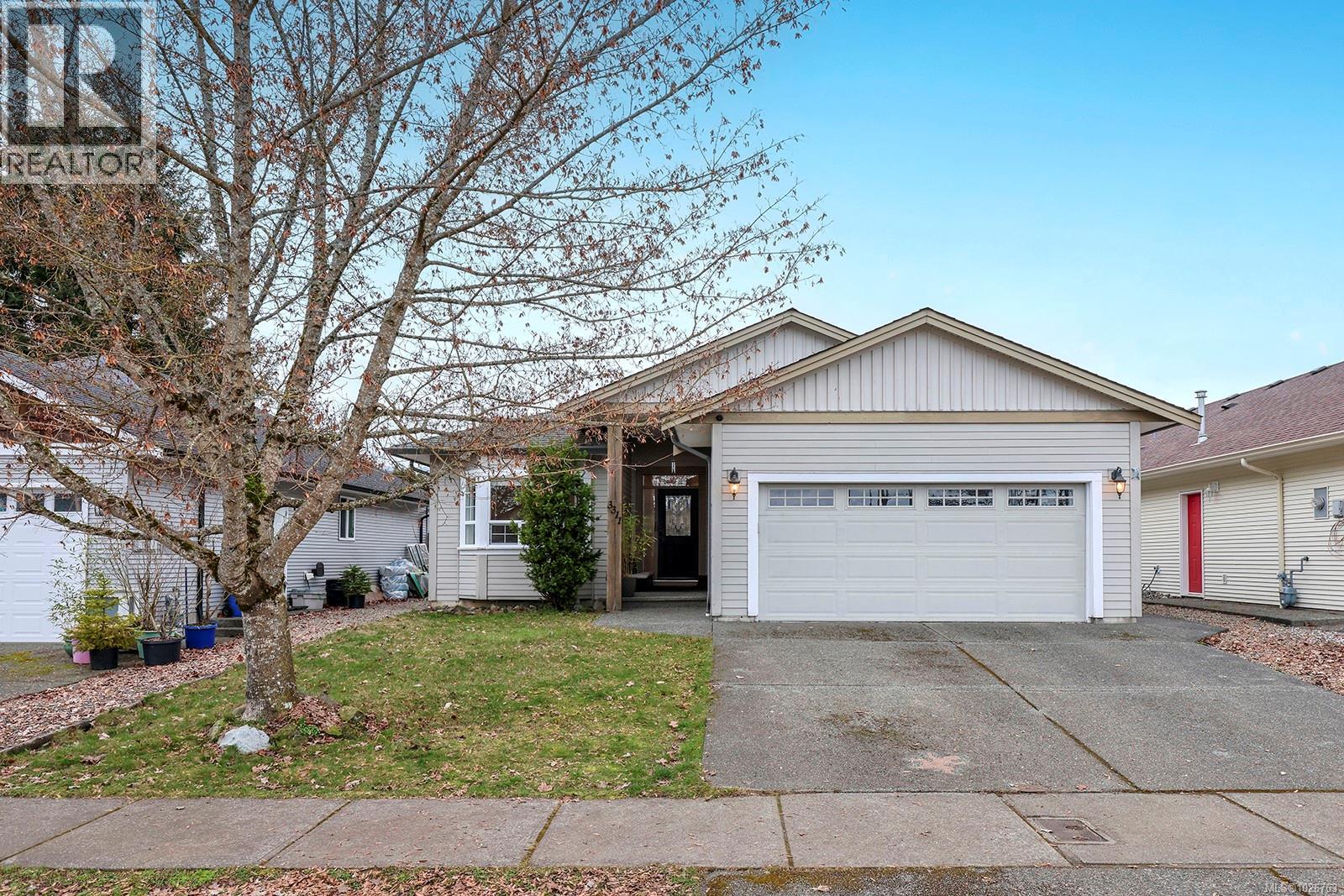 3311 Eighth St, Cumberland, British Columbia  V0R 1S0 - Photo 2 - 1026763