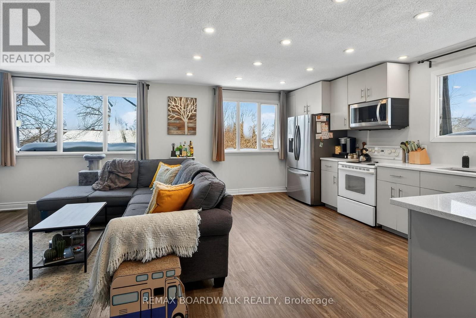 8 Oberon Street, Ottawa, Ontario  K2H 7X7 - Photo 7 - X12819468