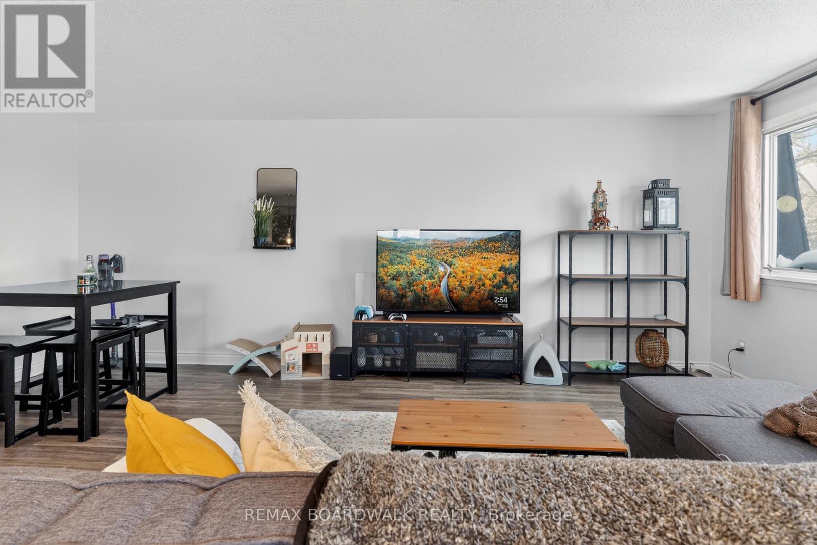 8 Oberon Street, Ottawa, Ontario  K2H 7X7 - Photo 8 - X12819468