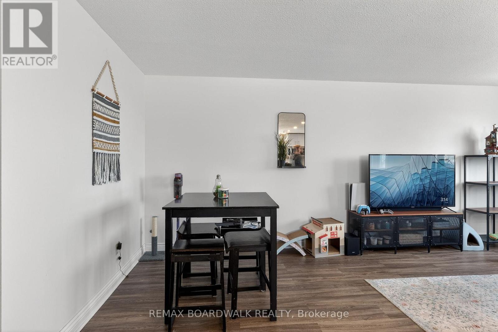 8 Oberon Street, Ottawa, Ontario  K2H 7X7 - Photo 9 - X12819468