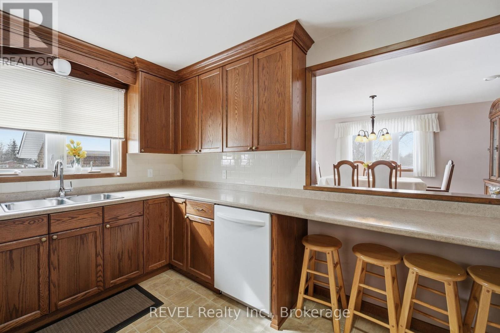 1085 Spears Road, Fort Erie, Ontario  L2A 4N2 - Photo 14 - X12819376