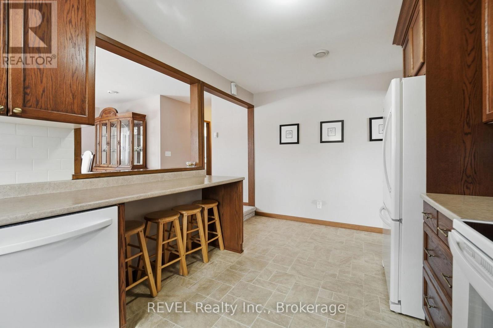 1085 Spears Road, Fort Erie, Ontario  L2A 4N2 - Photo 15 - X12819376