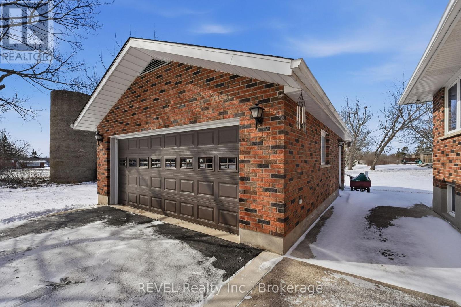 1085 Spears Road, Fort Erie, Ontario  L2A 4N2 - Photo 29 - X12819376