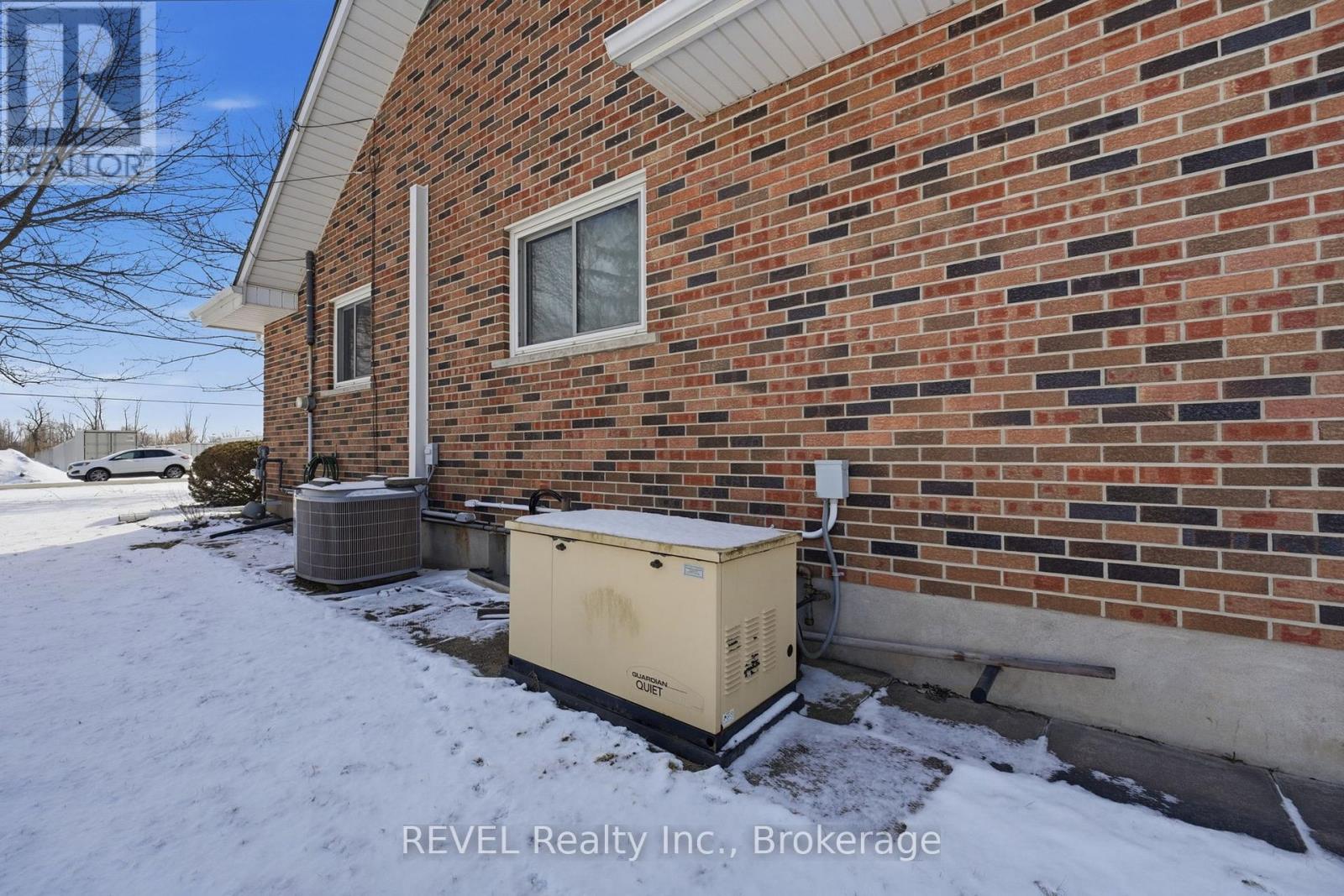 1085 Spears Road, Fort Erie, Ontario  L2A 4N2 - Photo 32 - X12819376