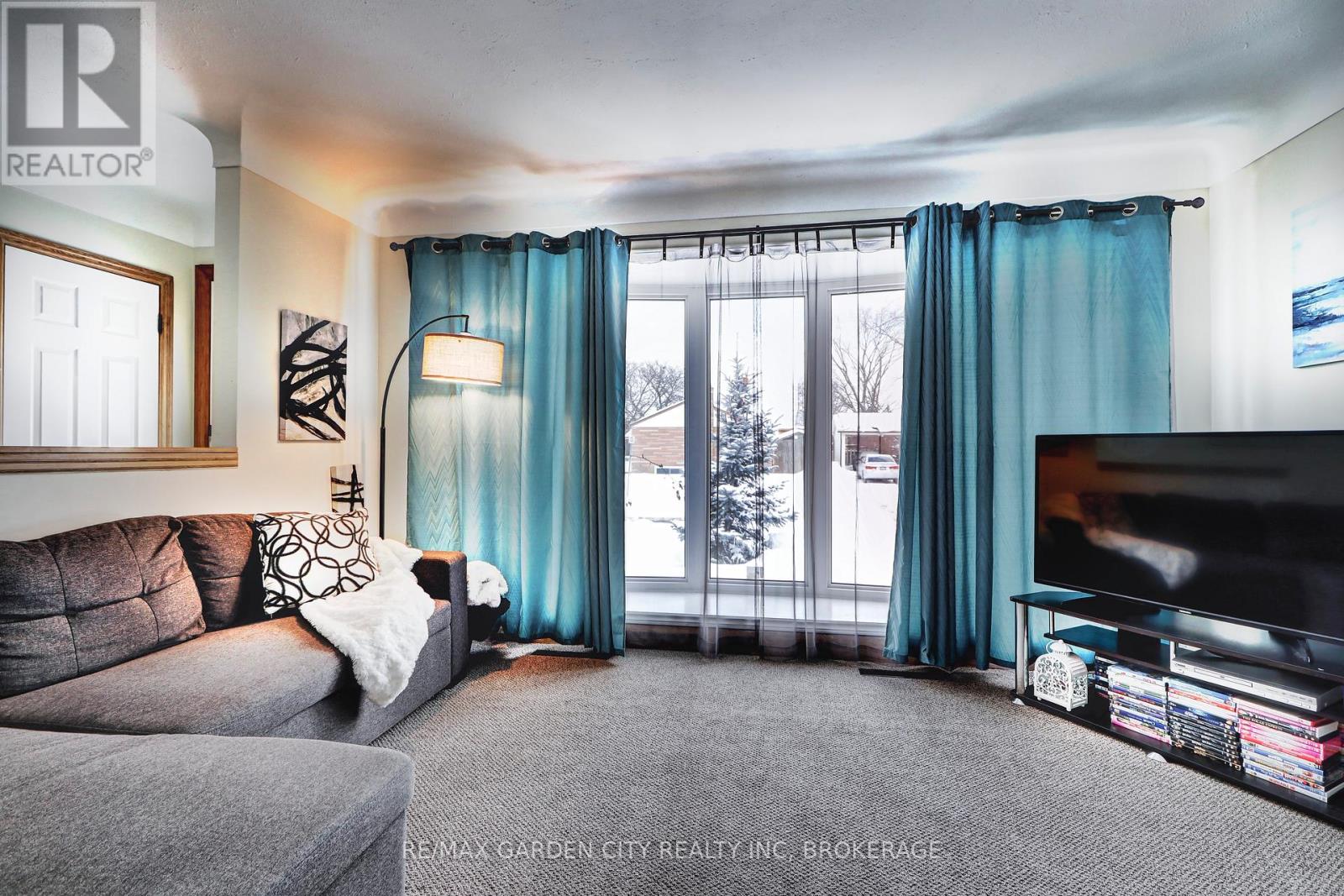 Main Floor - 59 Jacobson Avenue, St. Catharines (Glendale/glenridge), Ontario  L2T 3A2 - Photo 4 - X12819418