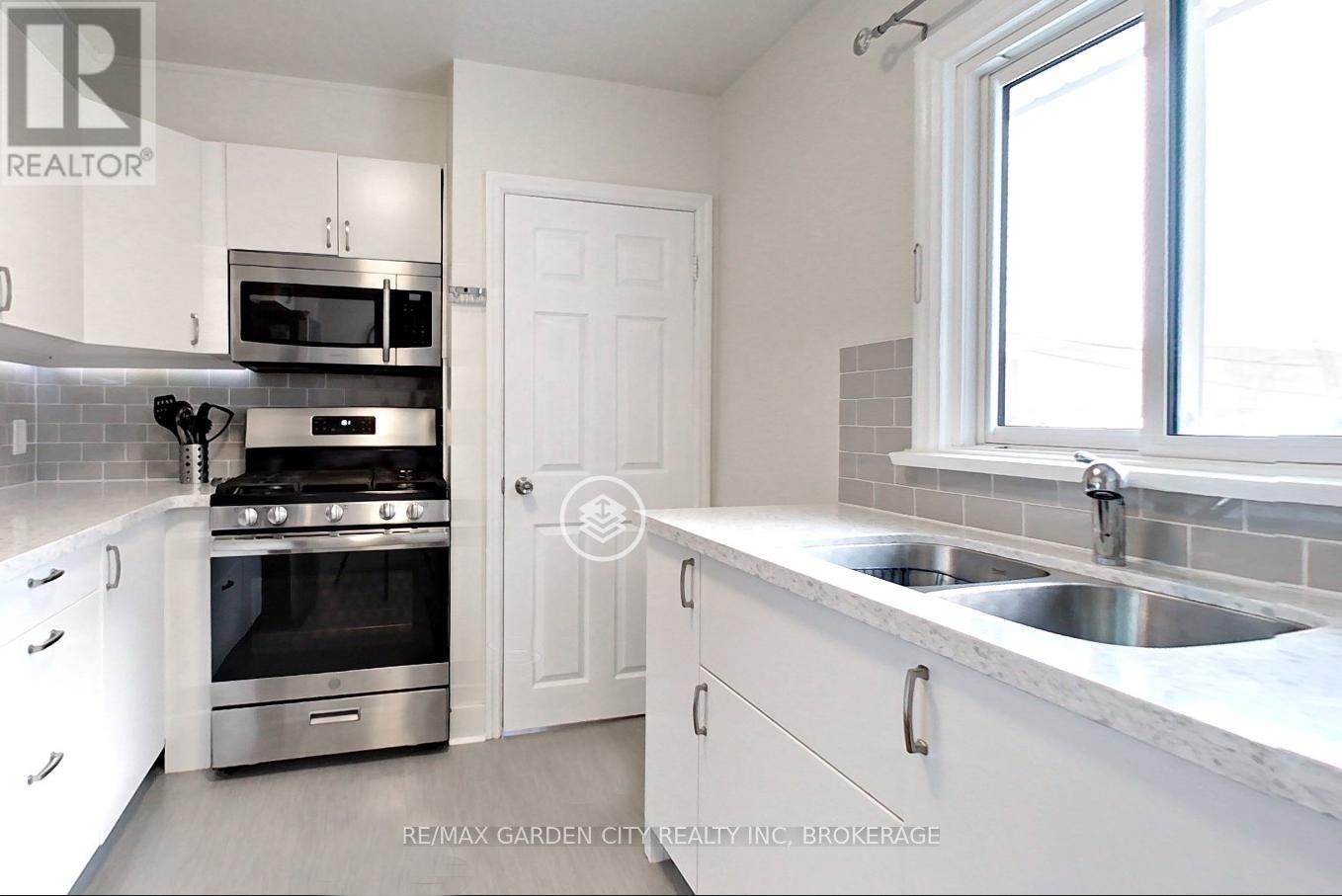 Main Floor - 59 Jacobson Avenue, St. Catharines (Glendale/glenridge), Ontario  L2T 3A2 - Photo 7 - X12819418