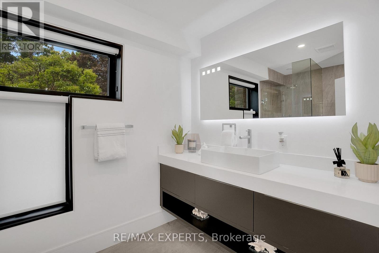 7 Woodvalley Drive, Toronto, Ontario  M9A 4H2 - Photo 29 - W12818656