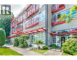 305 350 E 2ND AVENUE, Vancouver, British Columbia