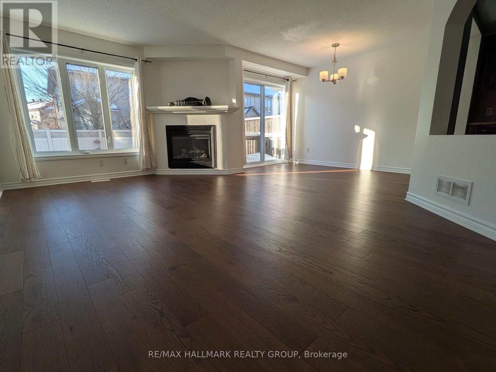 123 Garrity Crescent, Ottawa, Ontario  K2J 3T4 - Photo 2 - X12580598