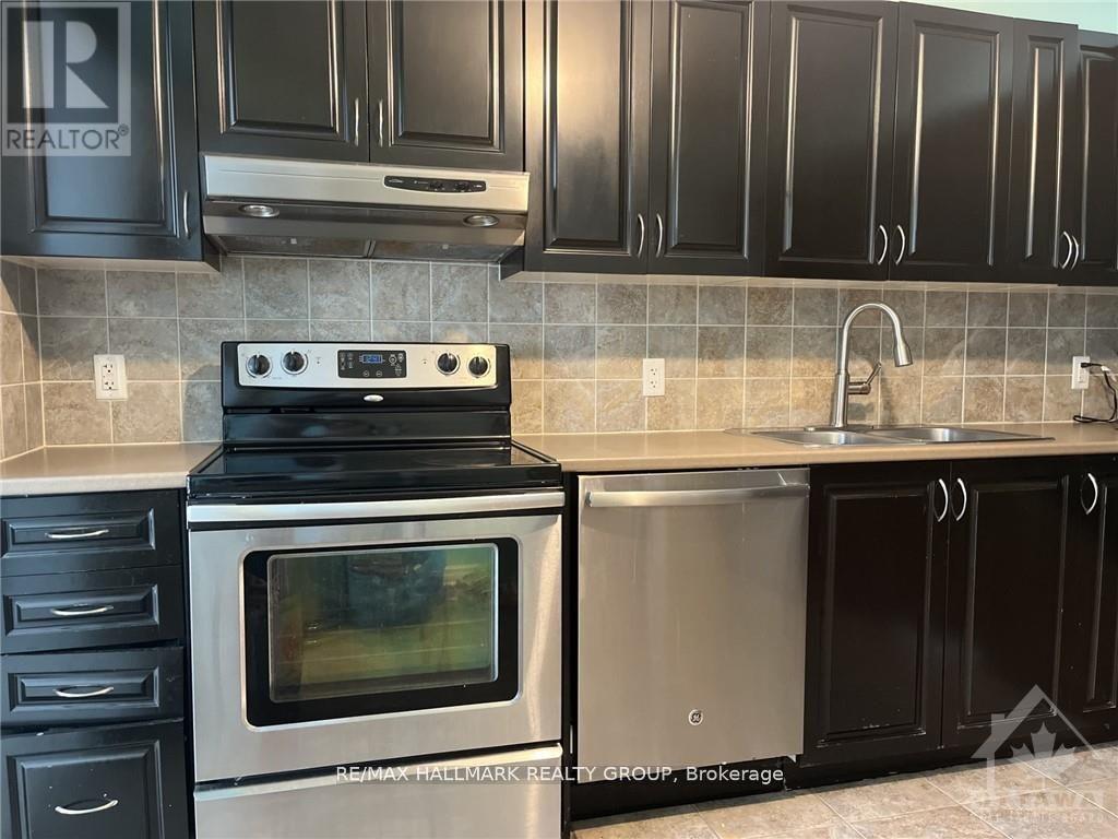 123 Garrity Crescent, Ottawa, Ontario  K2J 3T4 - Photo 5 - X12580598