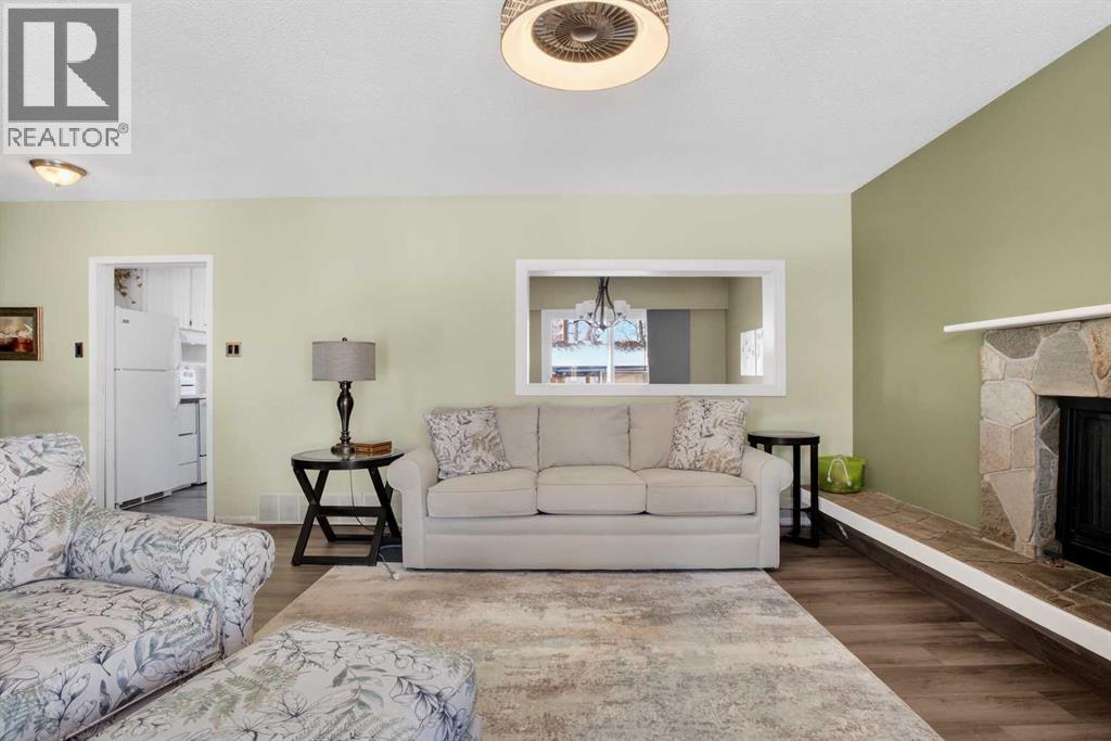 3204 Riel Place Se, Calgary, Alberta  T2A 1Z2 - Photo 5 - A2288235