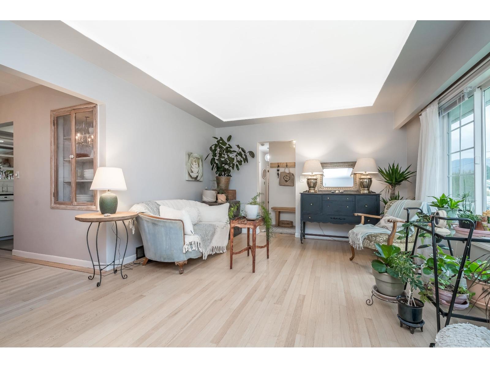 9727 Hazel Street, Chilliwack Proper East, Chilliwack, British Columbia  V2P 5P1 - Photo 6 - R3093097