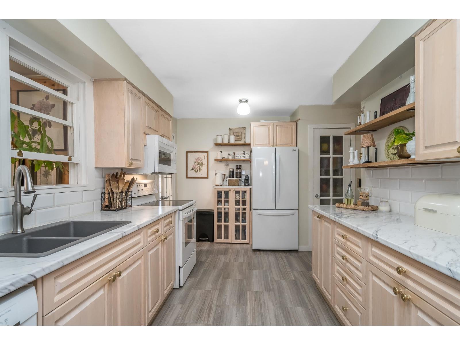 9727 Hazel Street, Chilliwack Proper East, Chilliwack, British Columbia  V2P 5P1 - Photo 12 - R3093097