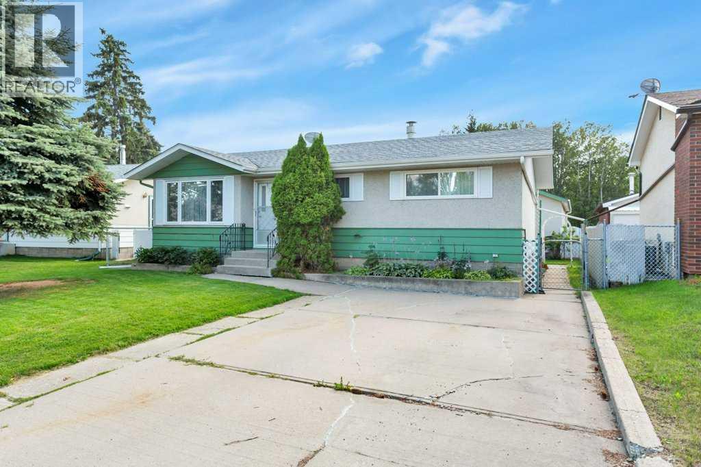 7 Ohio Close, Red Deer, Alberta  T4N 5C7 - Photo 2 - A2284966