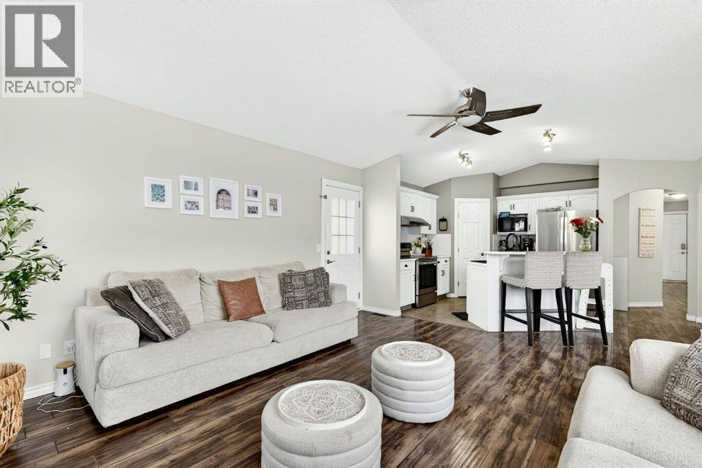 108 Cimarron Grove Circle, Okotoks, Alberta  T1S 2L9 - Photo 12 - A2286644