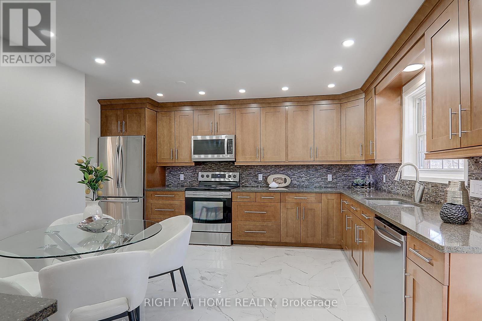 36 Bobmar Road, Toronto (Highland Creek), Ontario  M1C 1C9 - Photo 11 - E12819442