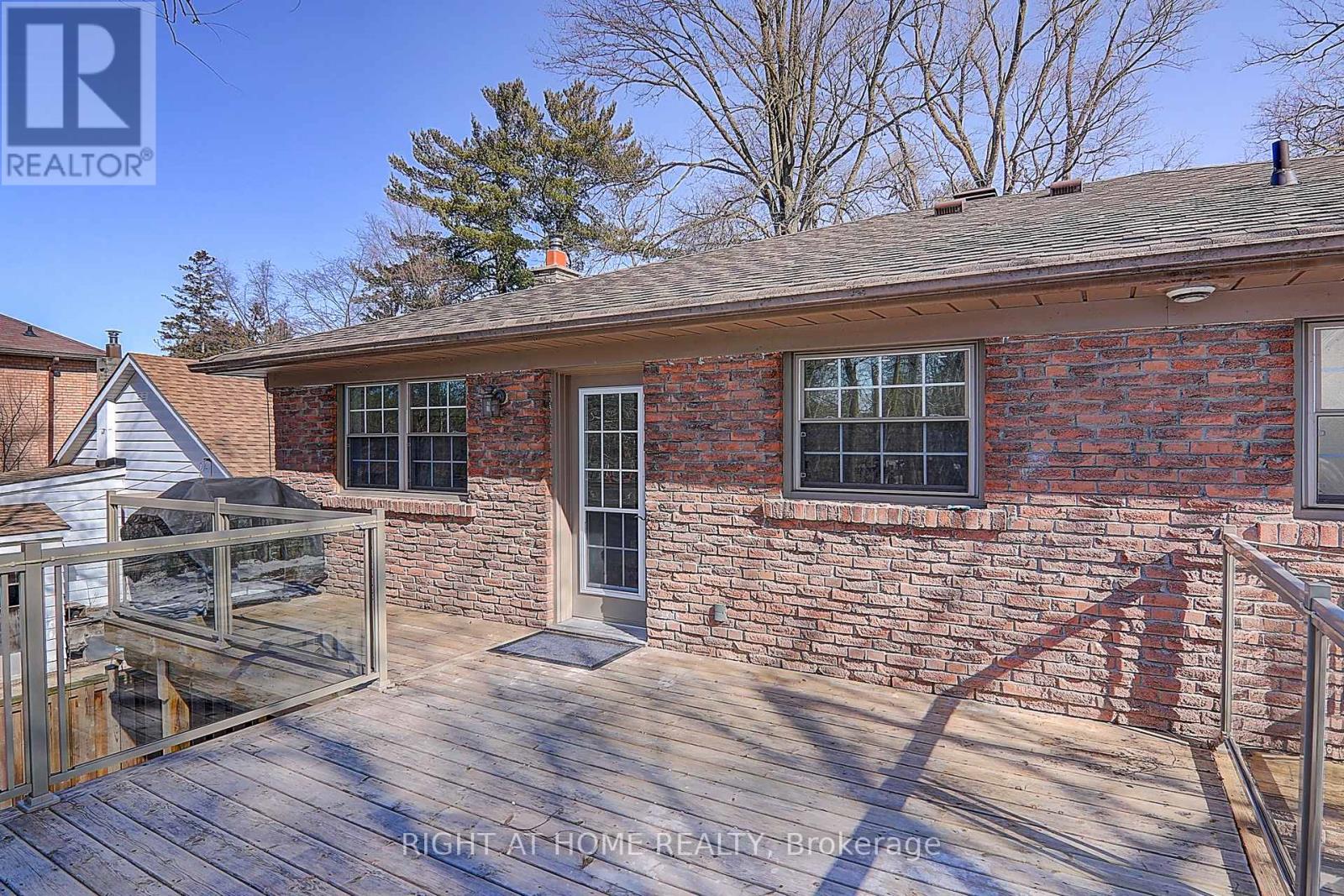 36 Bobmar Road, Toronto (Highland Creek), Ontario  M1C 1C9 - Photo 4 - E12819442