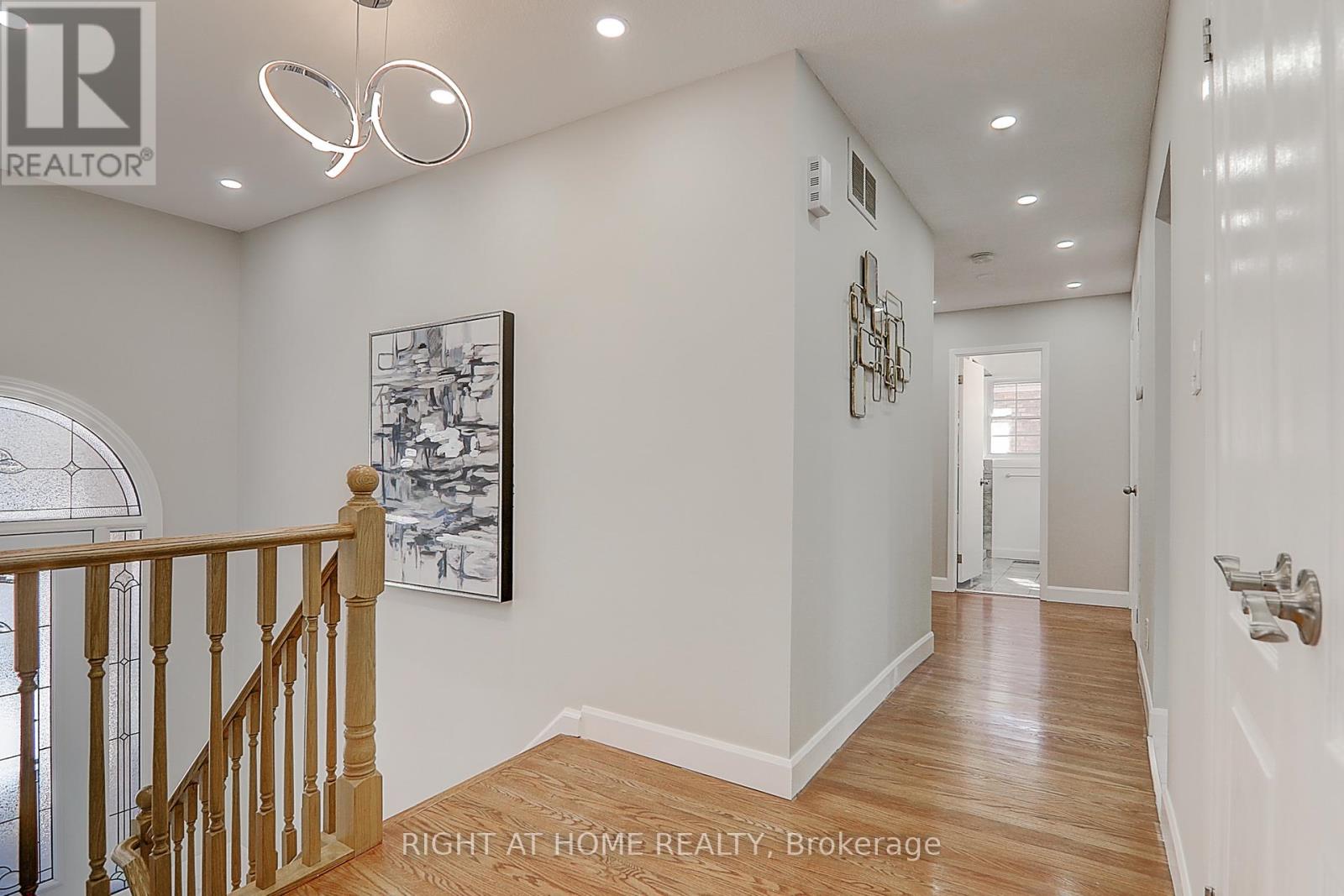 36 Bobmar Road, Toronto (Highland Creek), Ontario  M1C 1C9 - Photo 7 - E12819442