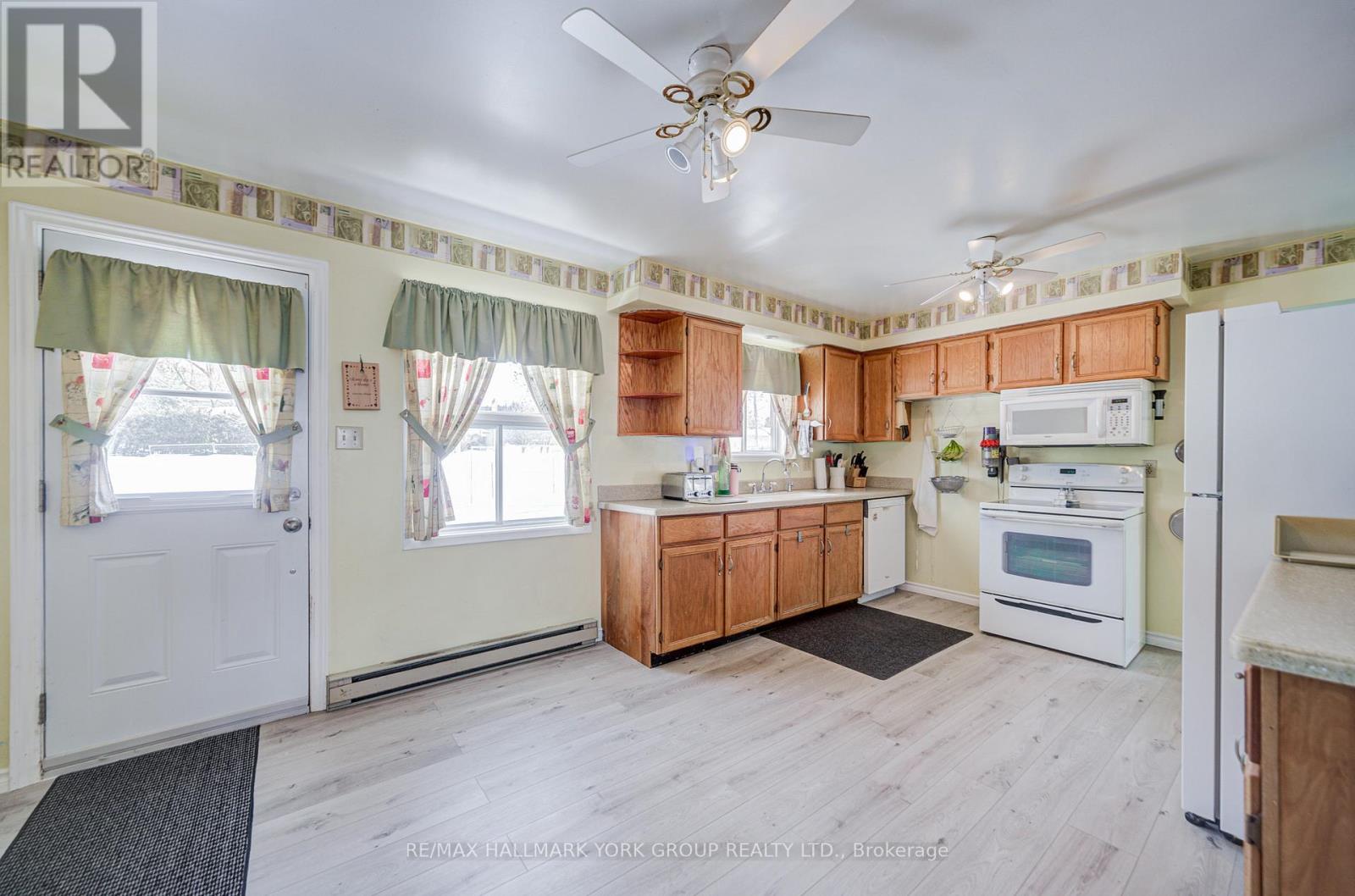 184 Olive Street, East Gwillimbury, Ontario  L9N 1M3 - Photo 8 - N12819380