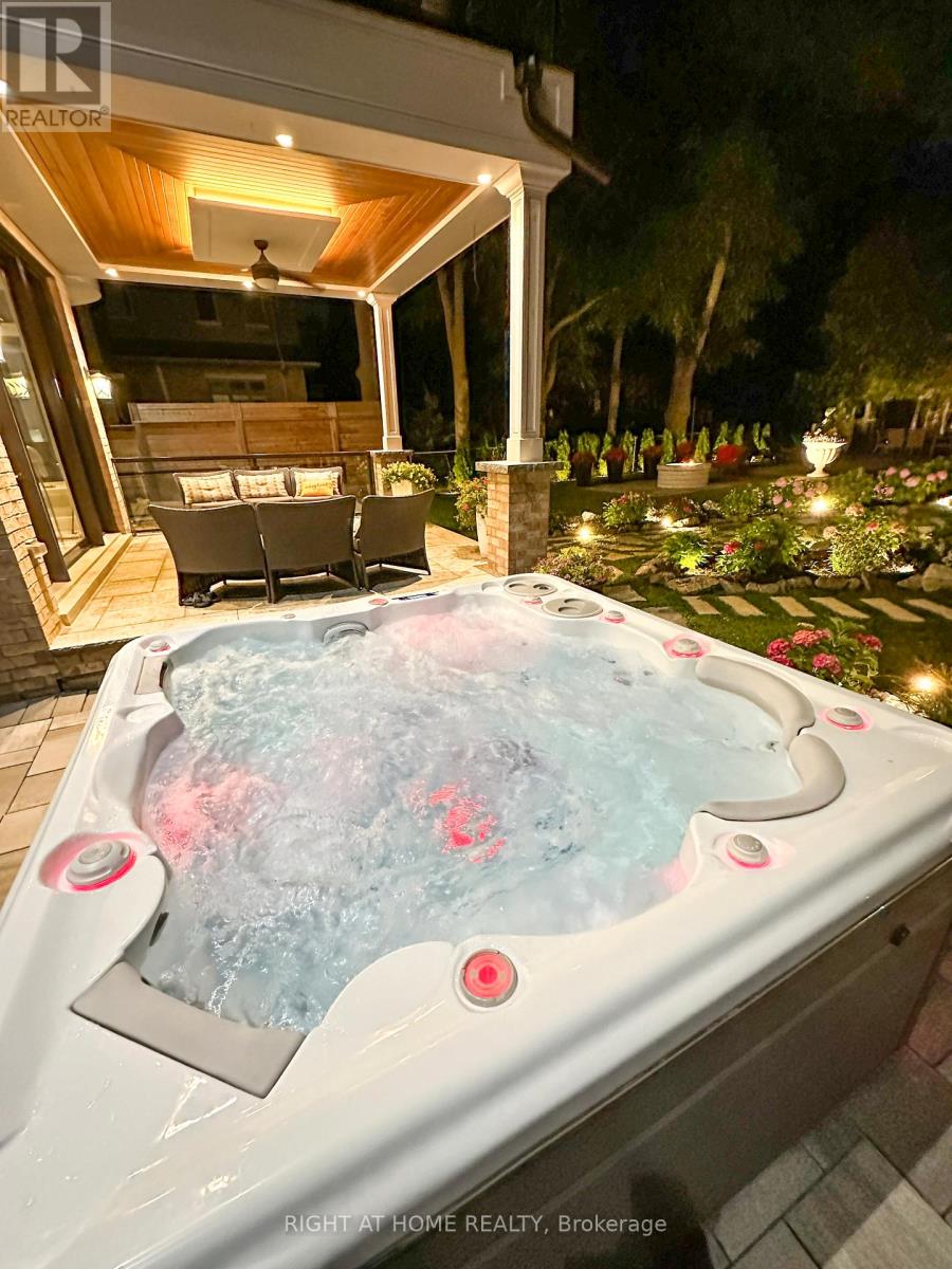 10 Yongeview Avenue, Richmond Hill, Ontario  L4C 7A4 - Photo 10 - N12819440