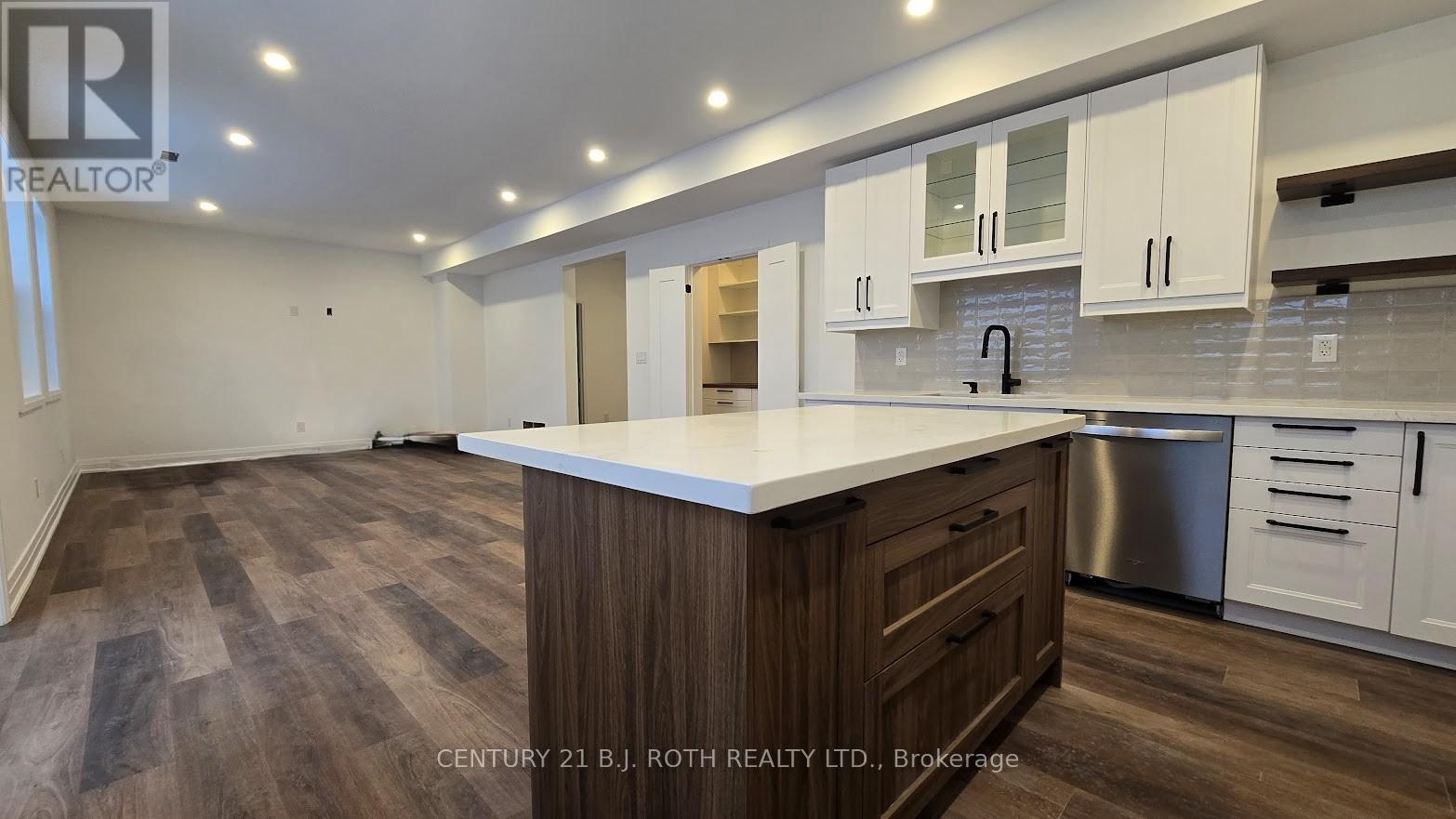 Upper - 44 Calverley Street, Orillia, Ontario  L3V 3T5 - Photo 9 - S12819492