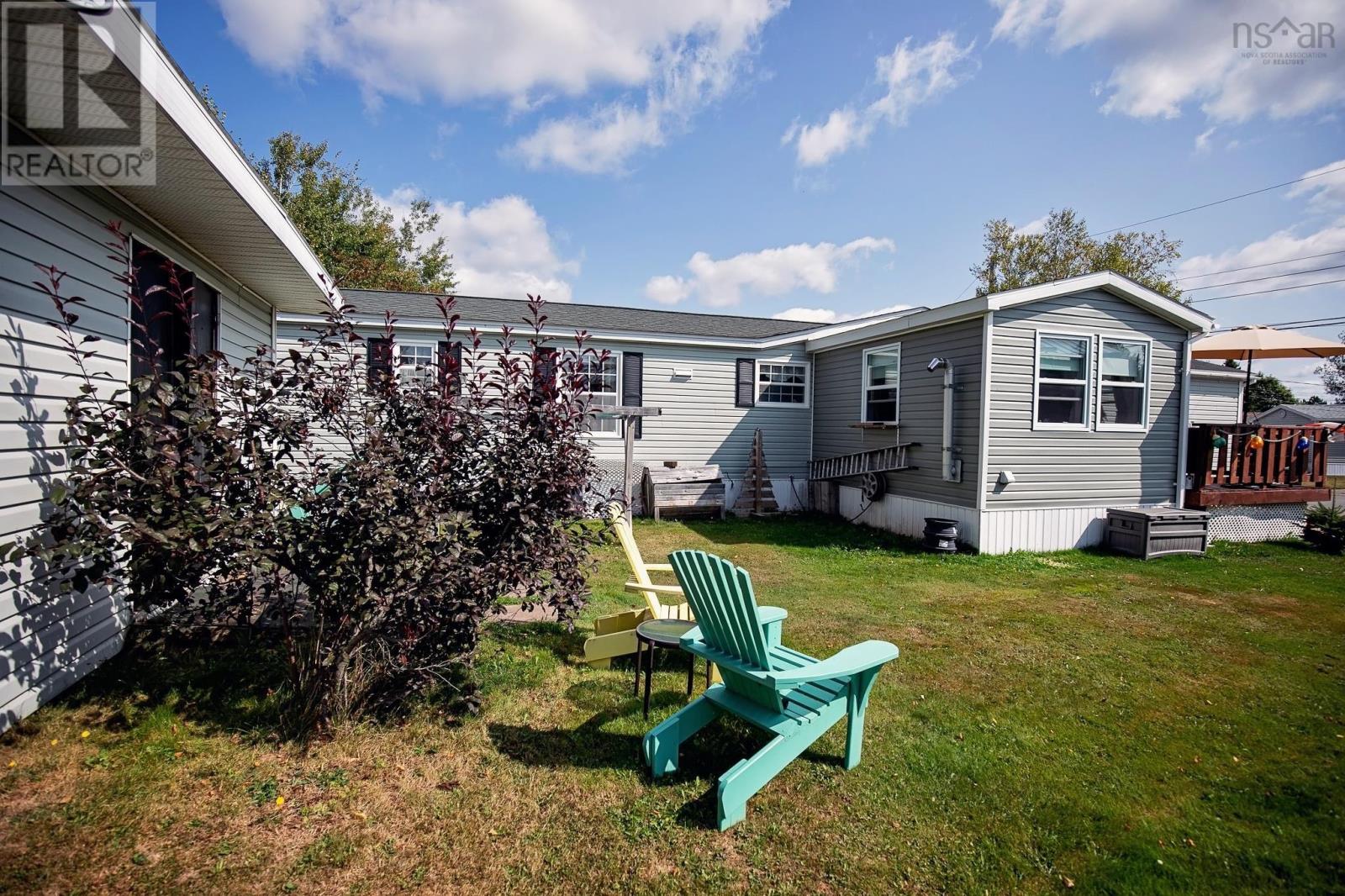 50 Pinehurst Street, Amherst, Nova Scotia  B4H 4X4 - Photo 3 - 202523903