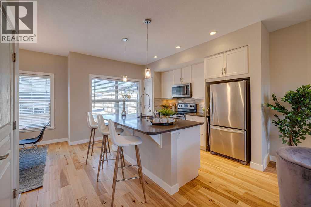 305, 32 Horseshoe Crescent, Cochrane, Alberta