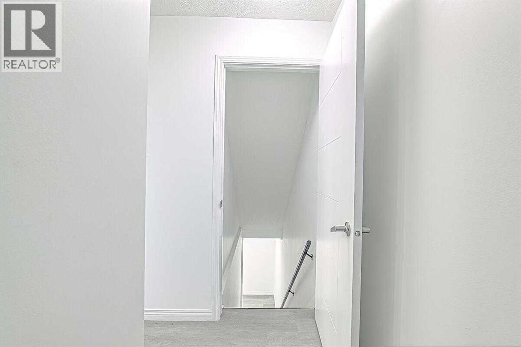 404 Pinehill Road Ne, Calgary, Alberta  T1Y 2M6 - Photo 9 - A2287650