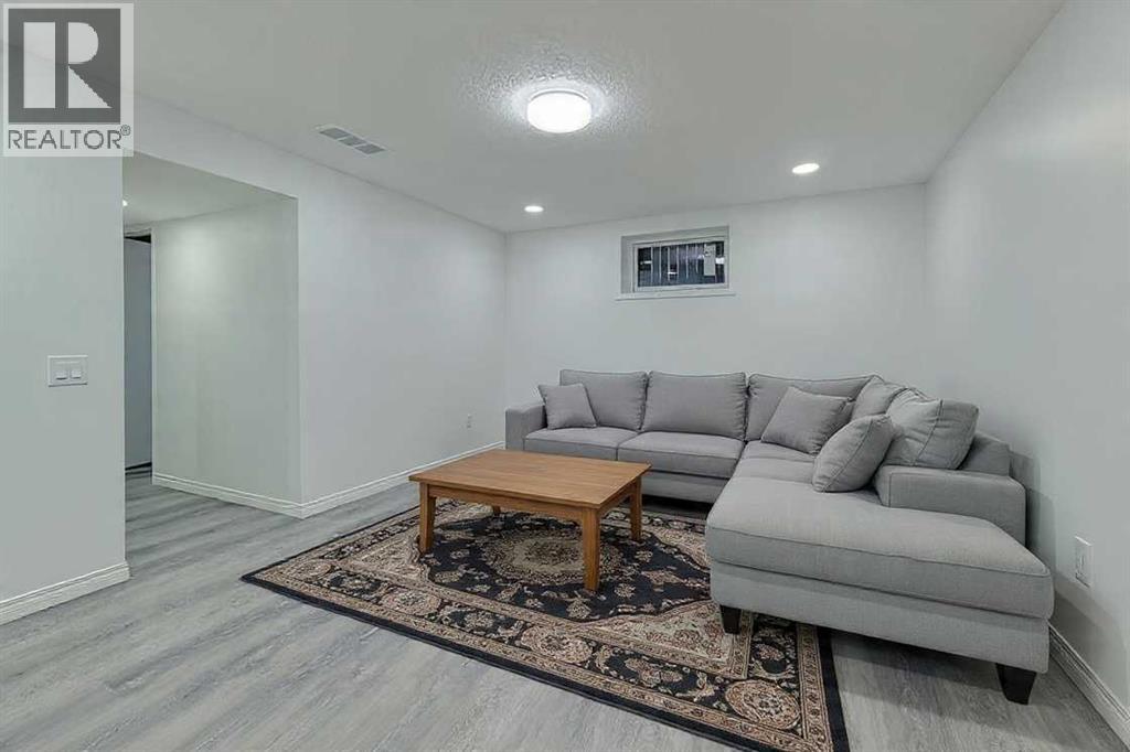 404 Pinehill Road Ne, Calgary, Alberta  T1Y 2M6 - Photo 22 - A2287650