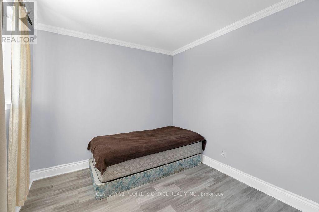 61 Primula Crescent, Toronto, Ontario  M9L 1J9 - Photo 28 - W12819406