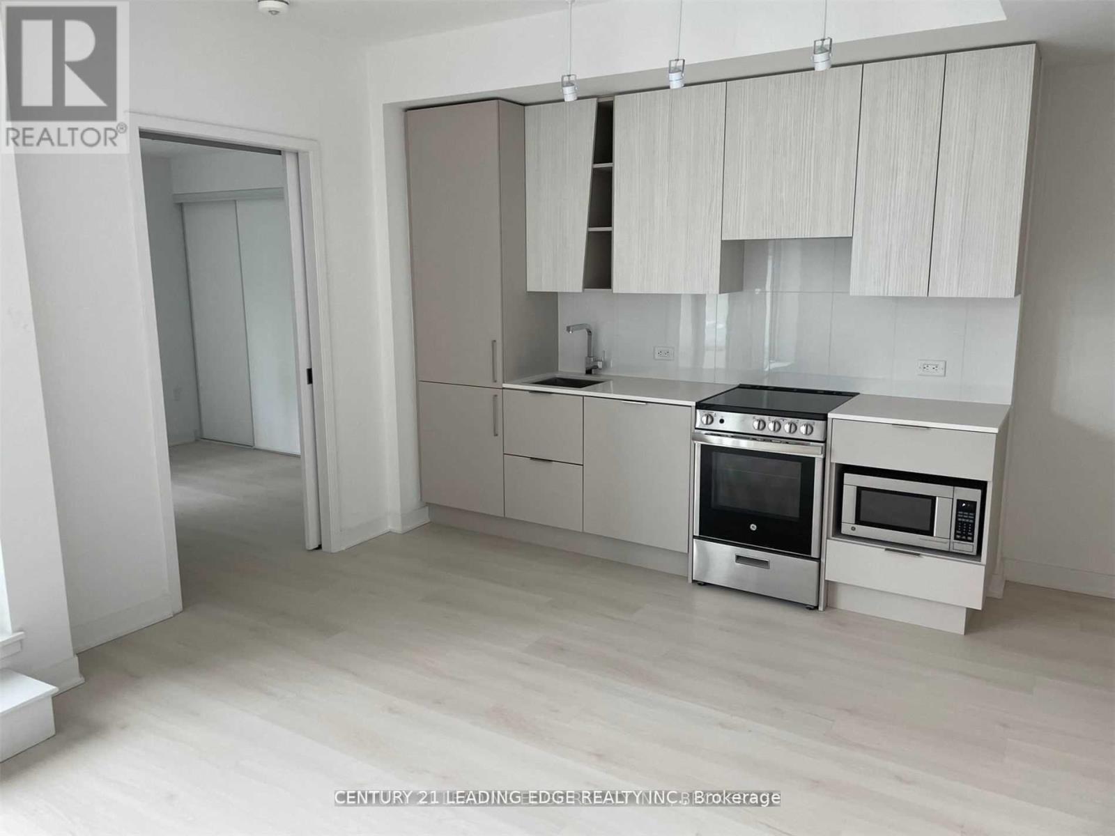 214 - 3900 Confederation Parkway, Mississauga, Ontario  L5B 0M3 - Photo 2 - W12819444