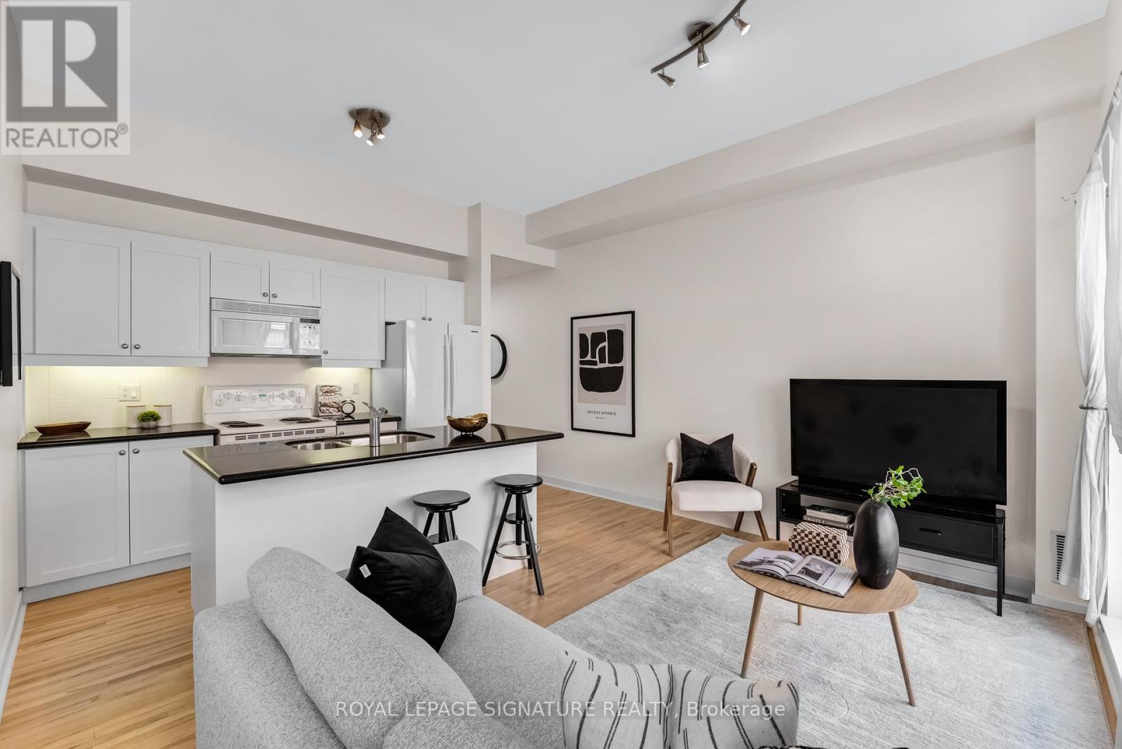 2 - 1398 Bloor Street W, Toronto, Ontario  M6P 4H6 - Photo 1 - W12819478