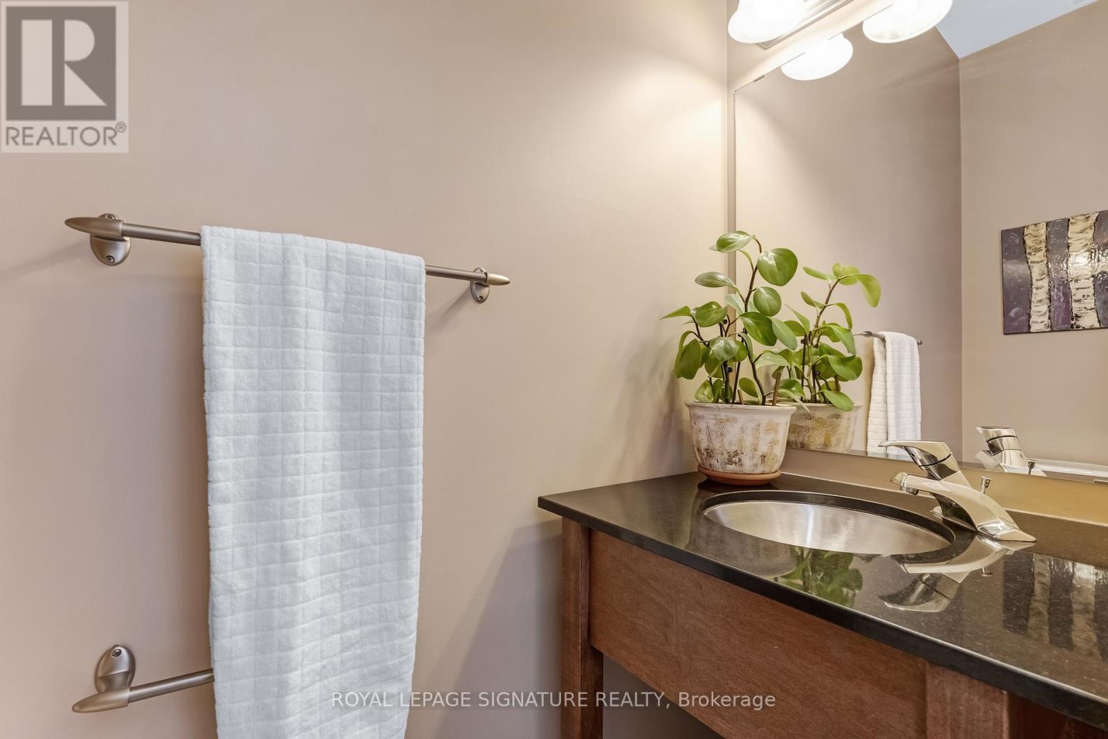 2 - 1398 Bloor Street W, Toronto, Ontario  M6P 4H6 - Photo 16 - W12819478