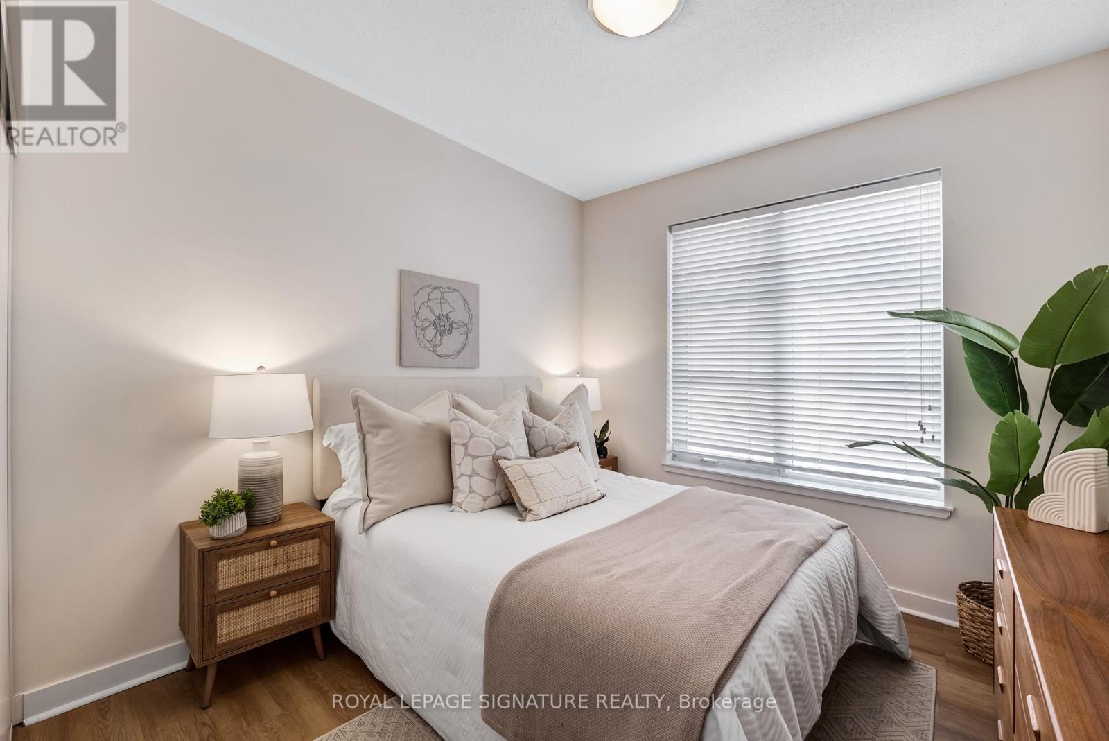 2 - 1398 Bloor Street W, Toronto, Ontario  M6P 4H6 - Photo 17 - W12819478