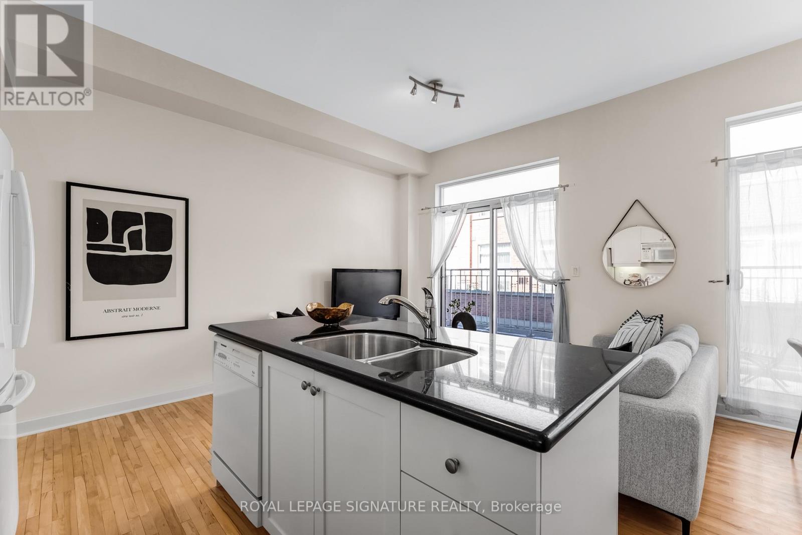 2 - 1398 Bloor Street W, Toronto, Ontario  M6P 4H6 - Photo 7 - W12819478